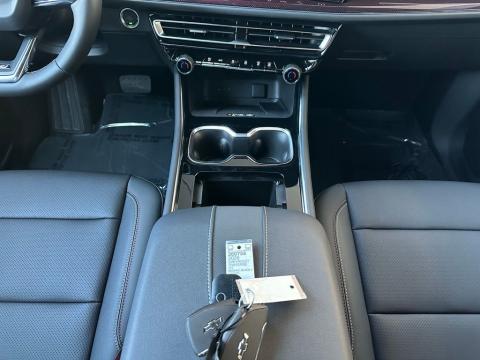 New Mosaic Black Metallic 2026 Chevrolet Traverse Z71 AWD - photo 20 - Stock #260758