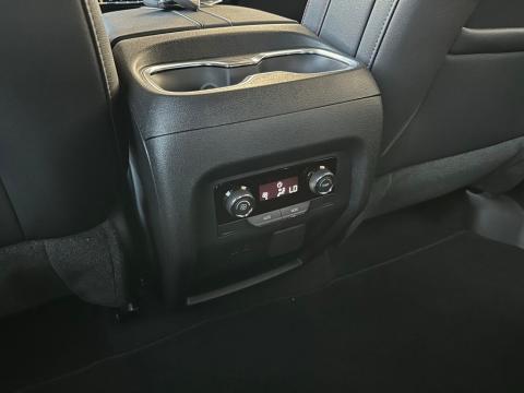 New Mosaic Black Metallic 2026 Chevrolet Traverse Z71 AWD - photo 21 - Stock #260758