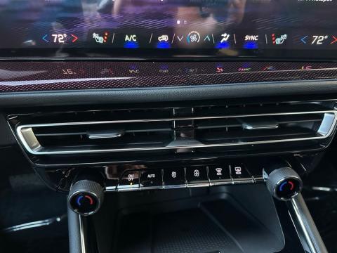 New Mosaic Black Metallic 2026 Chevrolet Traverse Z71 AWD - photo 24 - Stock #260758