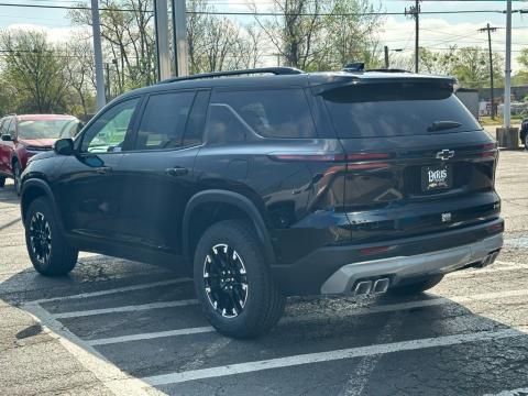 New Mosaic Black Metallic 2026 Chevrolet Traverse Z71 AWD - photo 7 - Stock #260758