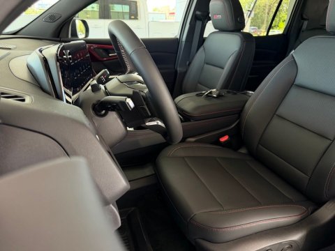 New Sterling Gray Metallic 2026 Chevrolet Traverse Z71 AWD - photo 13 - Stock #261242