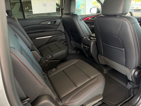 New Sterling Gray Metallic 2026 Chevrolet Traverse Z71 AWD - photo 18 - Stock #261242
