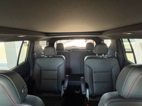 New Sterling Gray Metallic 2026 Chevrolet Traverse Z71 AWD - photo 26 - Stock #261242