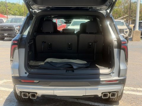 New Sterling Gray Metallic 2026 Chevrolet Traverse Z71 AWD - photo 8 - Stock #261242