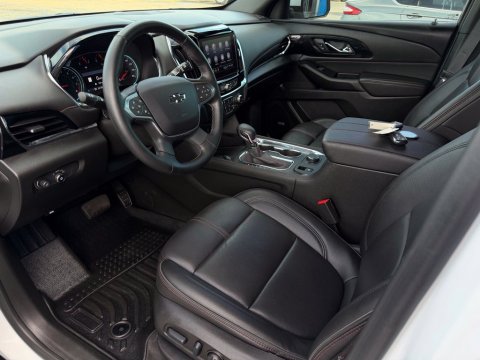 Pre-Owned Summit White 2023 Chevrolet Traverse RS AWD - photo 12 - Stock #261157A
