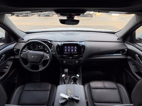 Pre-Owned Summit White 2023 Chevrolet Traverse RS AWD - photo 23 - Stock #261157A