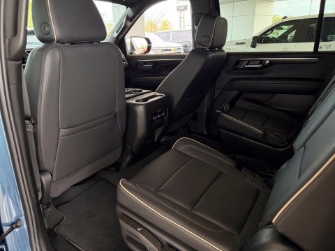 Pre-Owned Lakeshore Blue Metallic 2025 Chevrolet Suburban Premier RWD - photo 18 - Stock #A1100