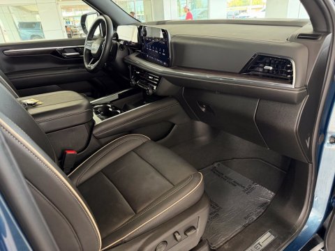 Pre-Owned Lakeshore Blue Metallic 2025 Chevrolet Suburban Premier RWD - photo 19 - Stock #A1100