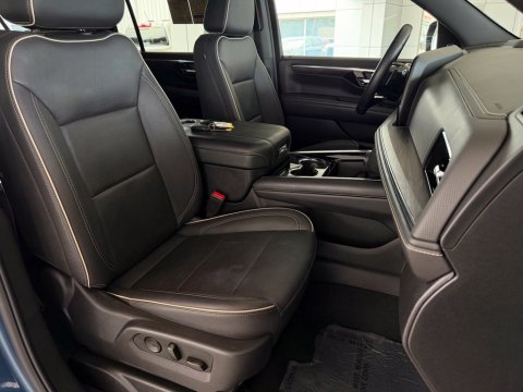Pre-Owned Lakeshore Blue Metallic 2025 Chevrolet Suburban Premier RWD - photo 20 - Stock #A1100
