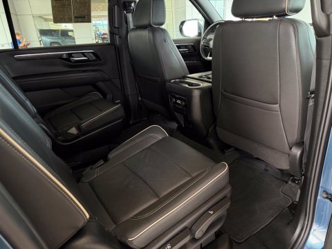 Pre-Owned Lakeshore Blue Metallic 2025 Chevrolet Suburban Premier RWD - photo 21 - Stock #A1100