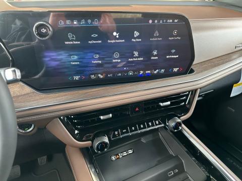 New Black 2026 Chevrolet Suburban High Country RWD - photo 23 - Stock #260526