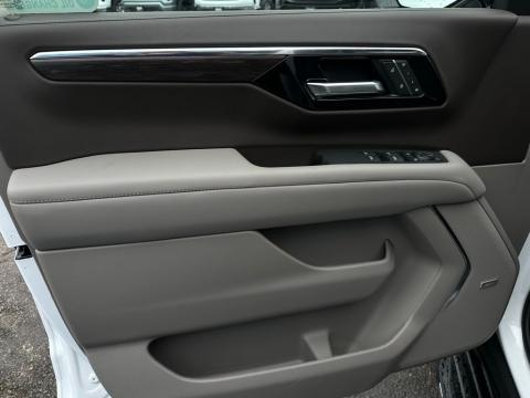 New Summit White 2026 Chevrolet Tahoe LT RWD - photo 11 - Stock #260864