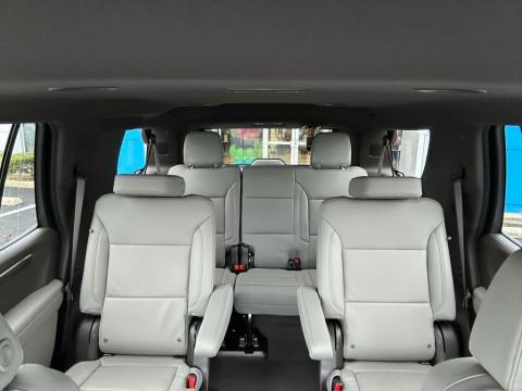 New Summit White 2026 Chevrolet Tahoe LT RWD - photo 26 - Stock #260864
