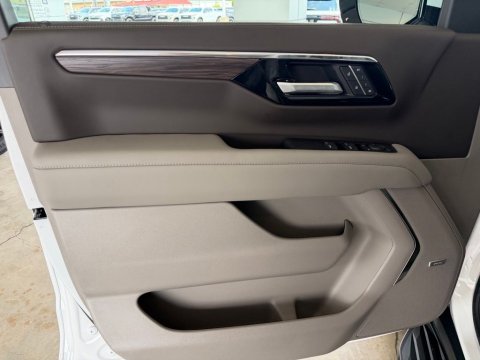 New Summit White 2026 Chevrolet Tahoe LT RWD - photo 11 - Stock #261370
