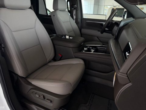 New Summit White 2026 Chevrolet Tahoe LT RWD - photo 17 - Stock #261370