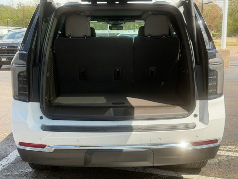 New Summit White 2026 Chevrolet Tahoe LT RWD - photo 8 - Stock #261370