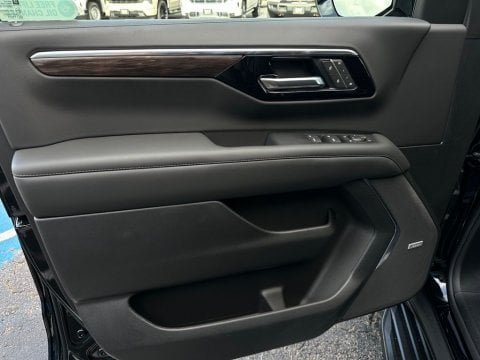 2026 Chevrolet Suburban LT - Photo 12