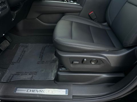 2026 Chevrolet Suburban LT - Photo 13