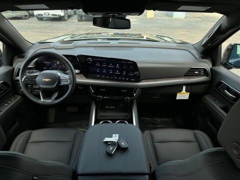 2026 Chevrolet Suburban LT - Photo 21