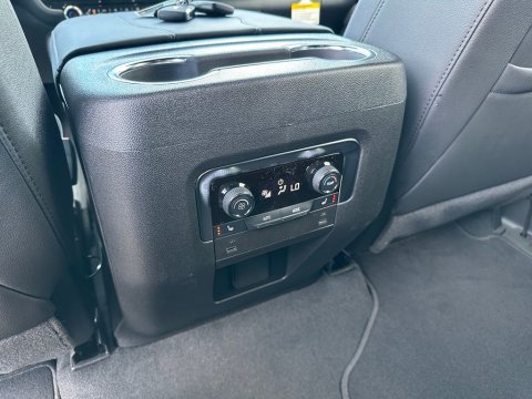 2026 Chevrolet Suburban LT - Photo 23