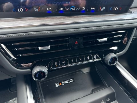 2026 Chevrolet Suburban LT - Photo 26