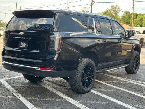 2026 Chevrolet Suburban LT - Photo 6