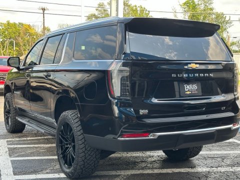 2026 Chevrolet Suburban LT - Photo 7