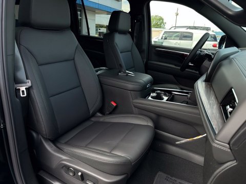 New Black 2026 Chevrolet Suburban LT 4WD - photo 20 - Stock #261085