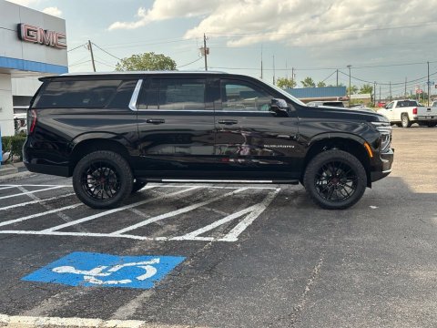 New Black 2026 Chevrolet Suburban LT 4WD - photo 6 - Stock #261085