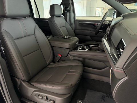 New Black 2026 Chevrolet Suburban RST 4WD - photo 17 - Stock #261201