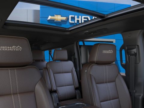 New Polar White Tricoat 2026 Chevrolet Suburban High Country 4WD - photo 24 - Stock #261330