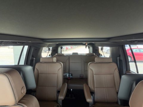 New Polar White Tricoat 2026 Chevrolet Suburban High Country 4WD - photo 26 - Stock #261330