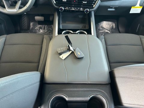 New Sterling Gray Metallic 2026 Chevrolet Tahoe LS 4WD - photo 21 - Stock #261186