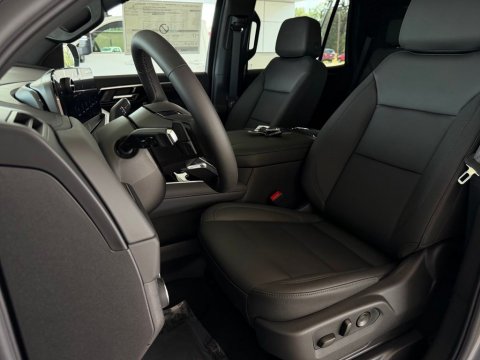 New Sterling Gray Metallic 2026 Chevrolet Tahoe LT 4WD - photo 13 - Stock #261368