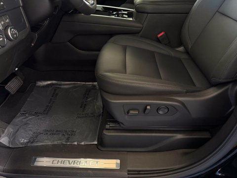 New Black 2027 Chevrolet Tahoe Z71 4WD - photo 13 - Stock #270052