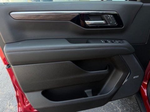 New Radiant Red Tintcoat 2026 Chevrolet Tahoe Z71 4WD - photo 11 - Stock #261348