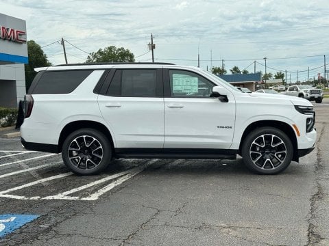 New Summit White 2026 Chevrolet Tahoe RST 4WD - photo 4 - Stock #261090