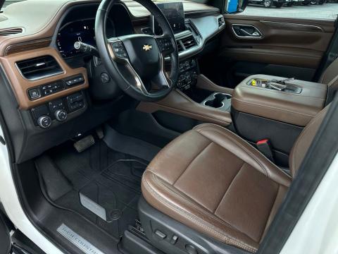 Pre-Owned Iridescent Pearl Tricoat 2023 Chevrolet Tahoe High Country RWD - photo 11 - Stock #260690A