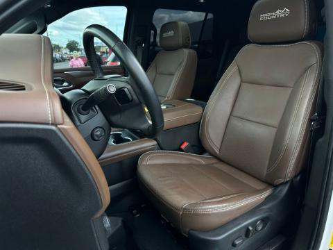 Pre-Owned Iridescent Pearl Tricoat 2023 Chevrolet Tahoe High Country RWD - photo 14 - Stock #260690A