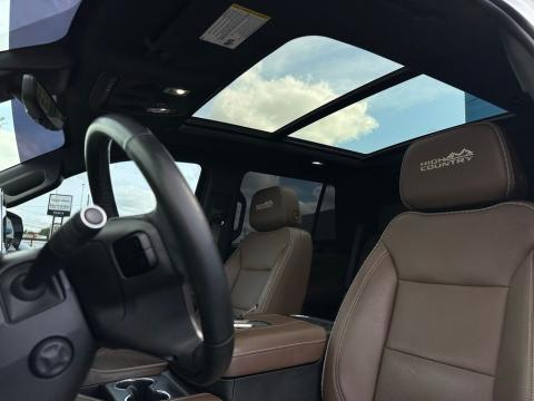 Pre-Owned Iridescent Pearl Tricoat 2023 Chevrolet Tahoe High Country RWD - photo 15 - Stock #260690A