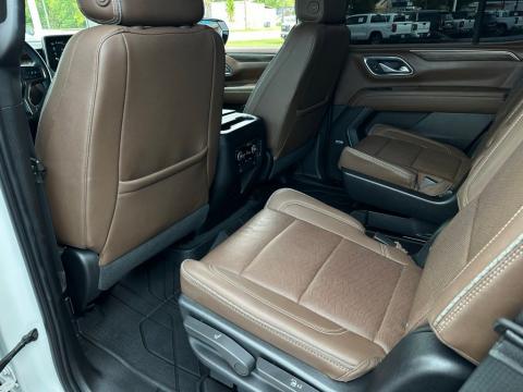 Pre-Owned Iridescent Pearl Tricoat 2023 Chevrolet Tahoe High Country RWD - photo 16 - Stock #260690A