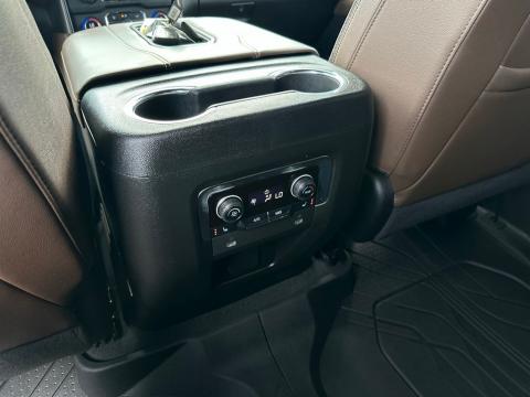 Pre-Owned Iridescent Pearl Tricoat 2023 Chevrolet Tahoe High Country RWD - photo 23 - Stock #260690A