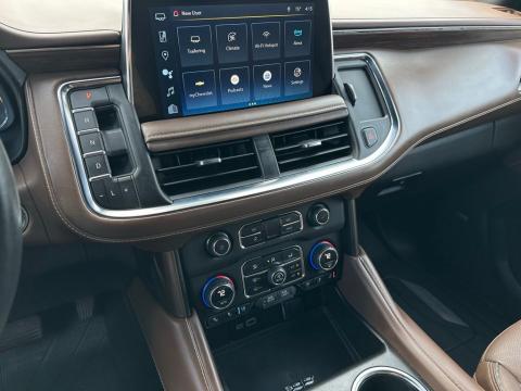Pre-Owned Iridescent Pearl Tricoat 2023 Chevrolet Tahoe High Country RWD - photo 25 - Stock #260690A