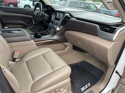 Pre-Owned Iridescent Pearl Tricoat 2019 Chevrolet Tahoe LT 4WD - photo 17 - Stock #X2499