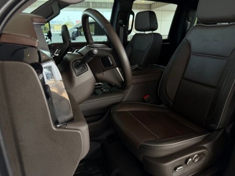 Certified Pre-Owned White Frost Tricoat 2024 GMC Sierra 3500HD Denali 4WD - photo 13 - Stock #261035A