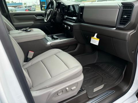 New Summit White 2026 GMC Sierra 2500HD SLT 4WD - photo 15 - Stock #260966
