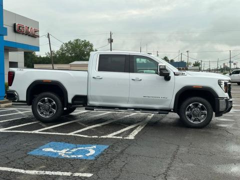 New Summit White 2026 GMC Sierra 2500HD SLT 4WD - photo 4 - Stock #260966