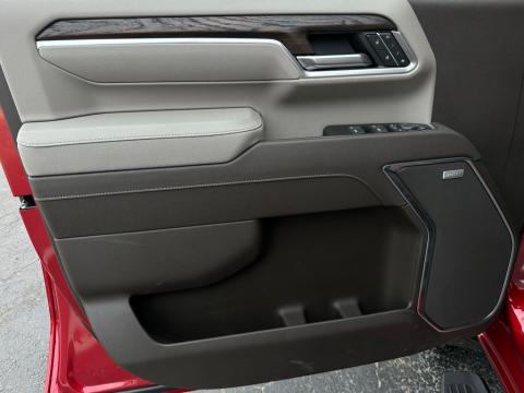New Volcanic Red Tintcoat 2026 GMC Sierra 2500HD SLT 4WD - photo 10 - Stock #260922