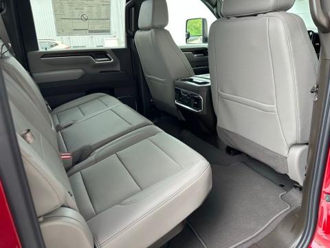 New Volcanic Red Tintcoat 2026 GMC Sierra 2500HD SLT 4WD - photo 17 - Stock #260922