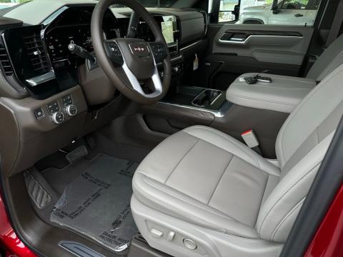 New Volcanic Red Tintcoat 2026 GMC Sierra 2500HD SLT 4WD - photo 9 - Stock #260922